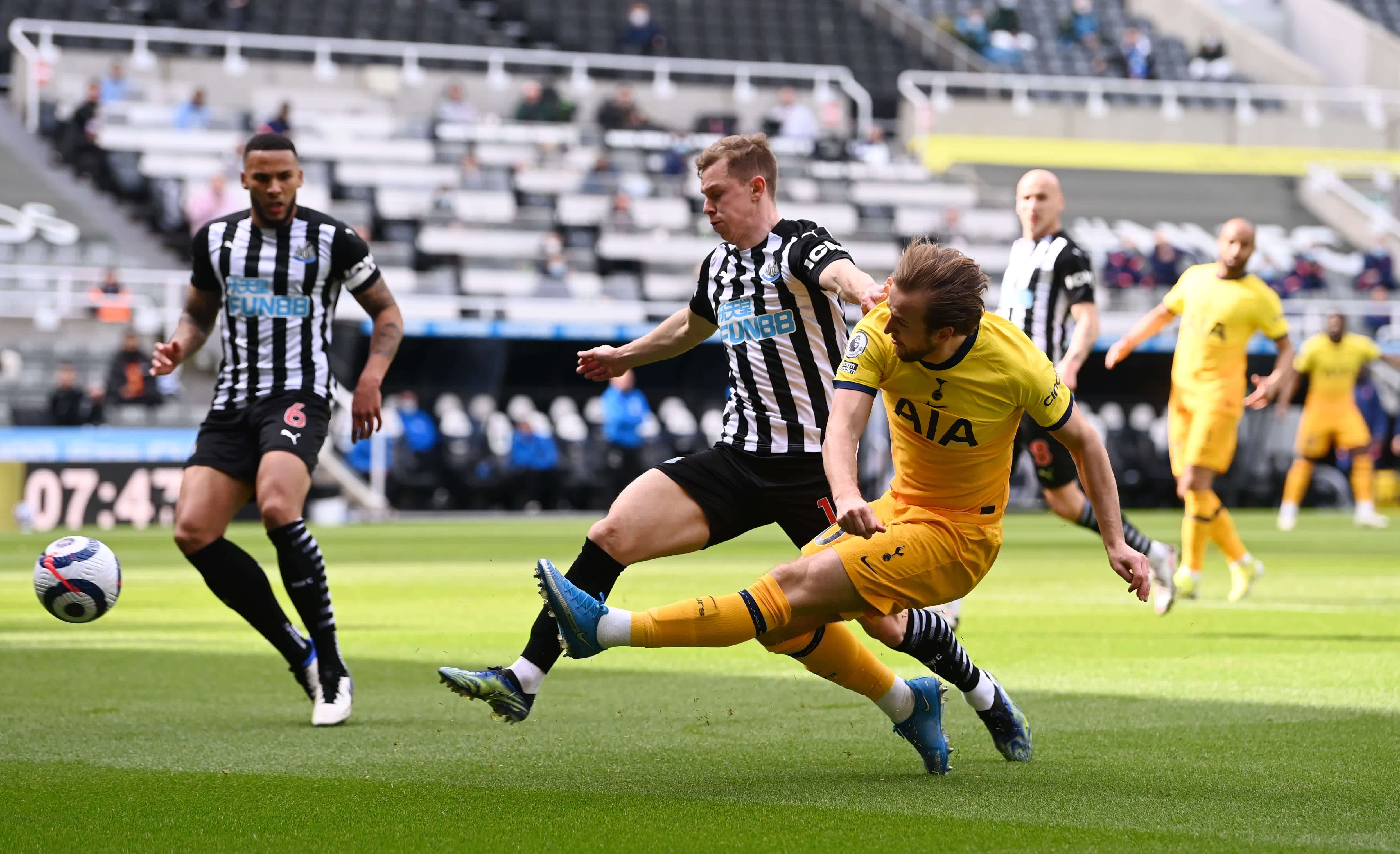 稳地将球送 稳地将球送